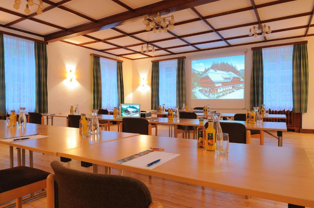 Hotel Hofgut Sternen - Wohnen In Kunst Und Kultur Breitnau Exterior foto